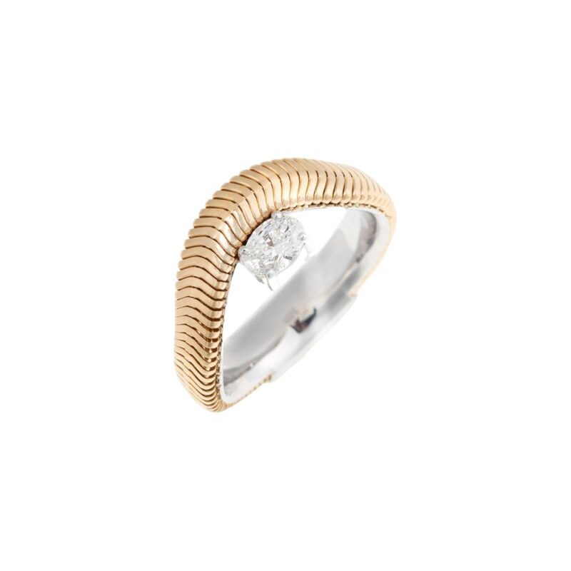 Yellow gold chain ring with oval white diamond