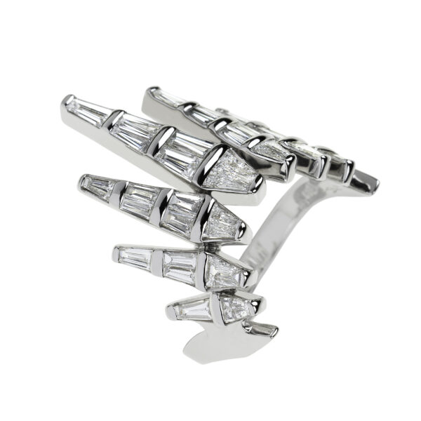 Tapered baguette ring